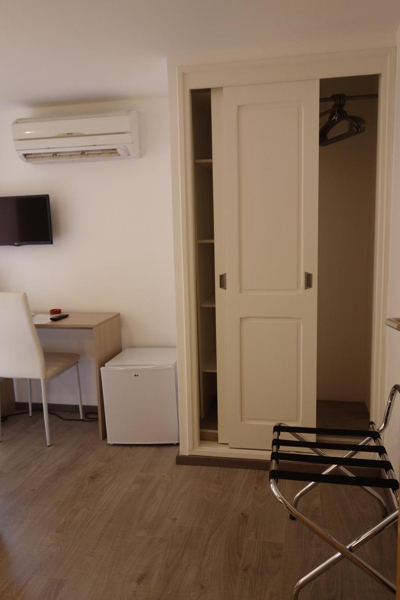 Hotel Le Prejoly Saint-Vallier-de-Thiey Стая снимка
