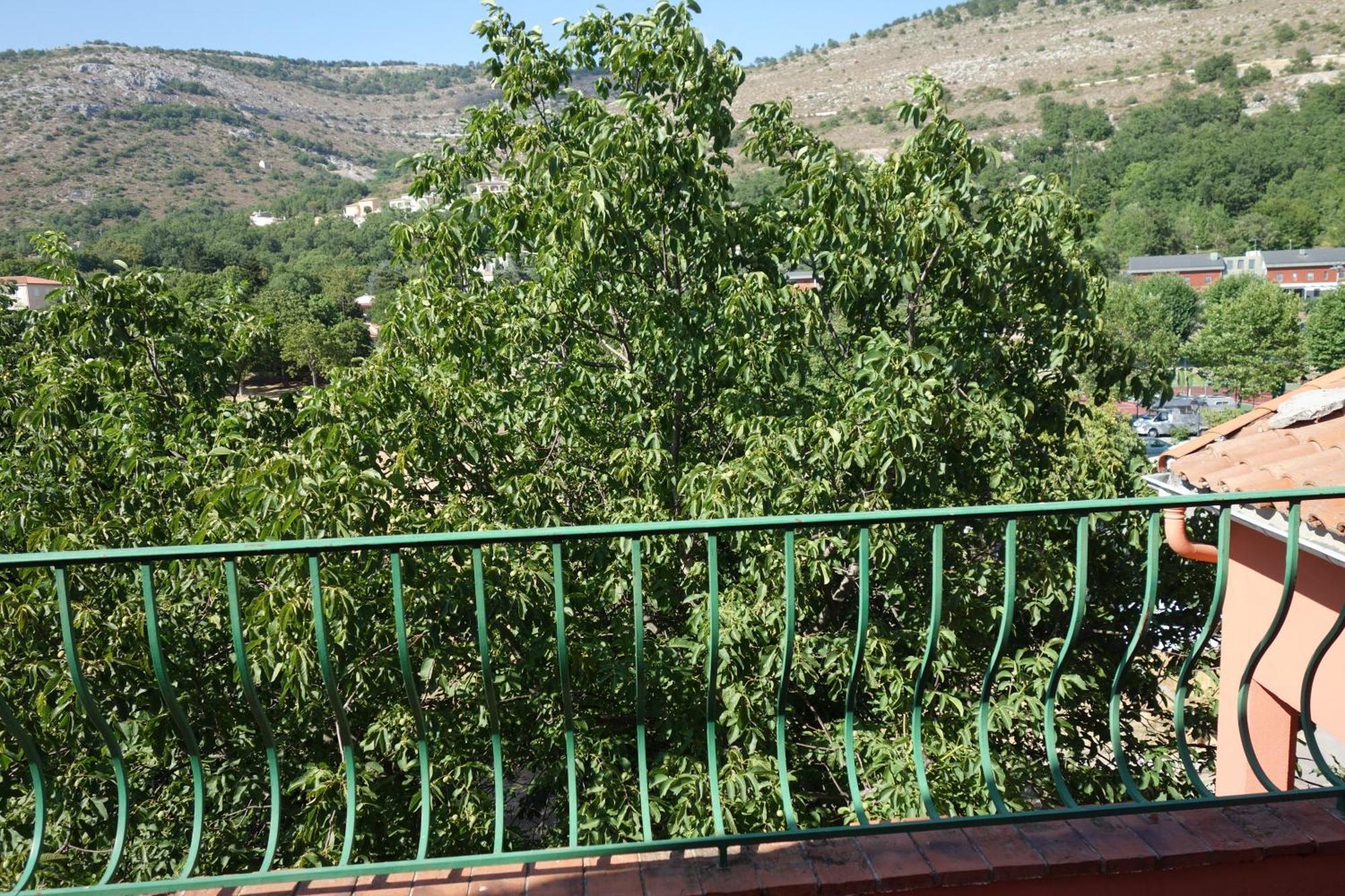 Hotel Le Prejoly Saint-Vallier-de-Thiey Стая снимка