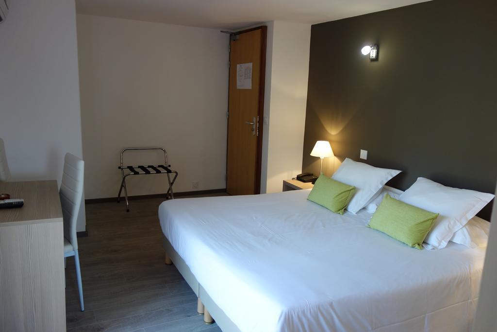 Hotel Le Prejoly Saint-Vallier-de-Thiey Екстериор снимка