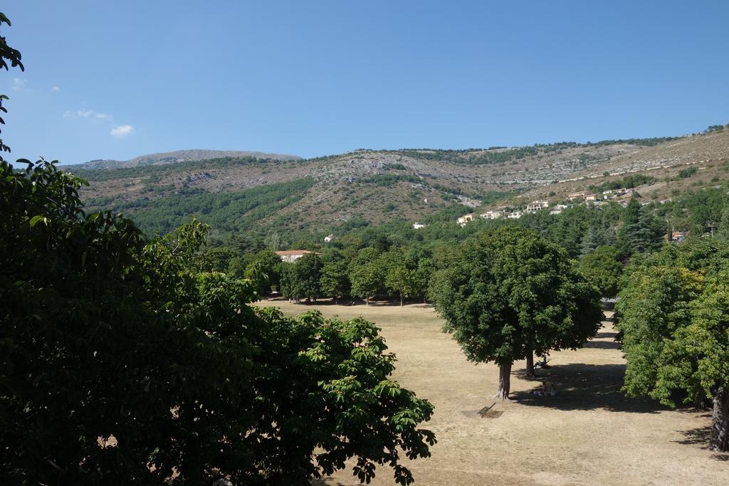 Hotel Le Prejoly Saint-Vallier-de-Thiey Екстериор снимка