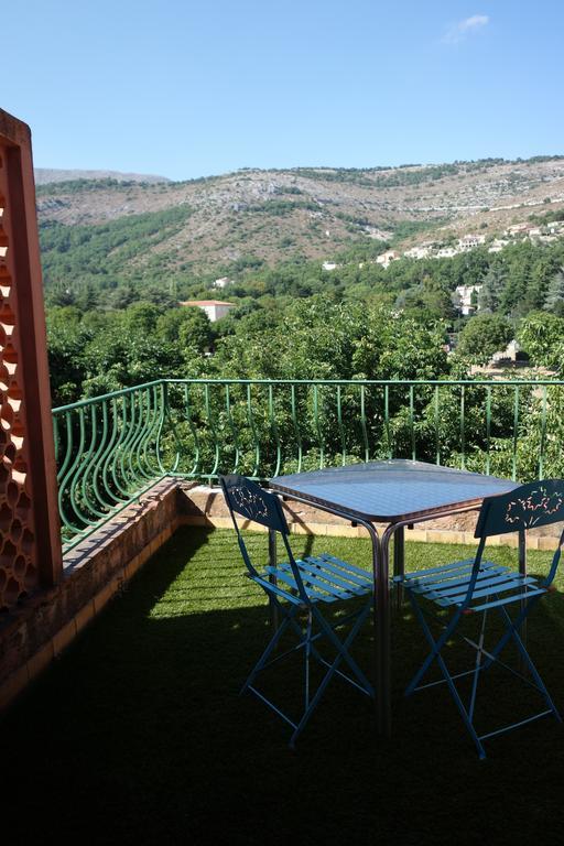 Hotel Le Prejoly Saint-Vallier-de-Thiey Екстериор снимка