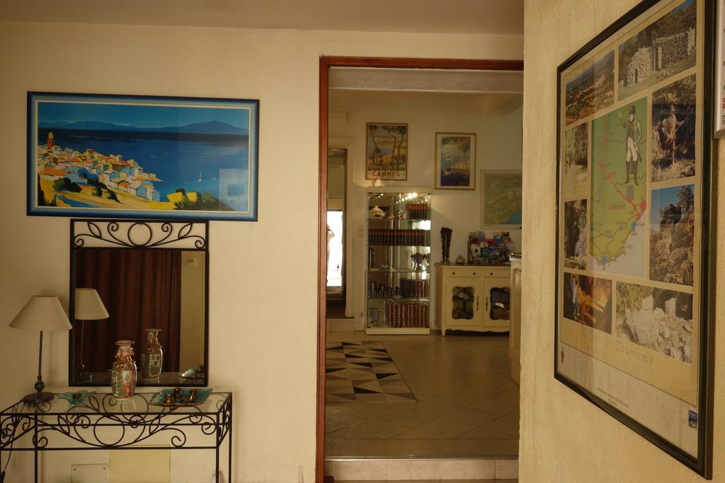 Hotel Le Prejoly Saint-Vallier-de-Thiey Екстериор снимка